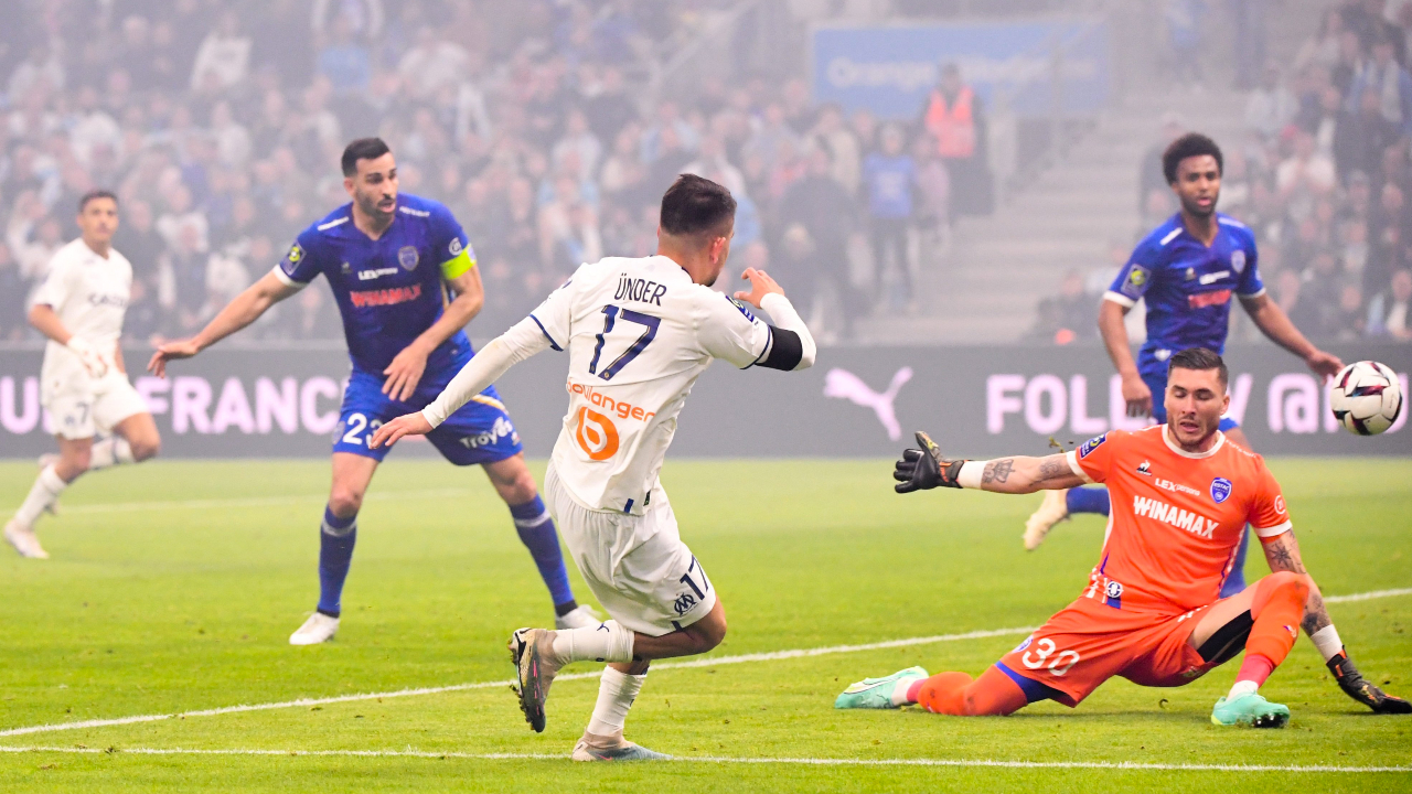 Football Marseille reprend sa place de dauphin grâce à la victoire